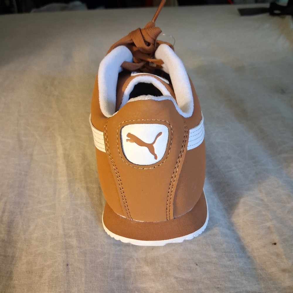 New Puma Roma Sneakers - Picture 5 of 5